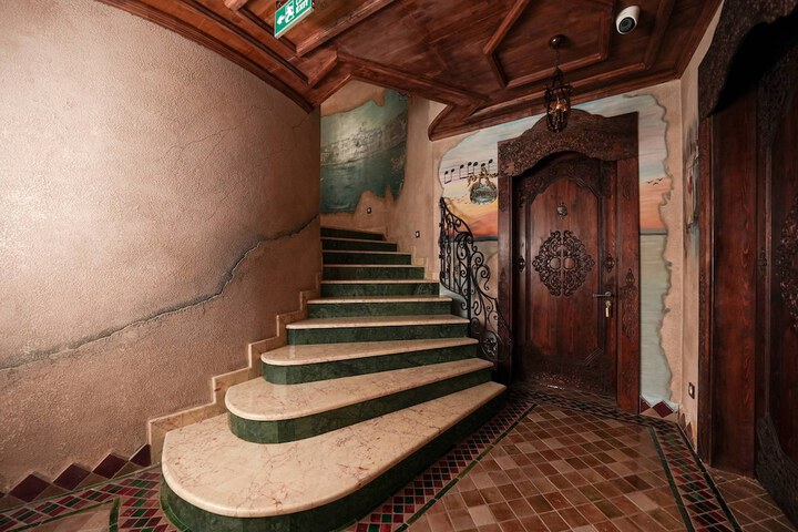 Hotel Interior 113 of 171