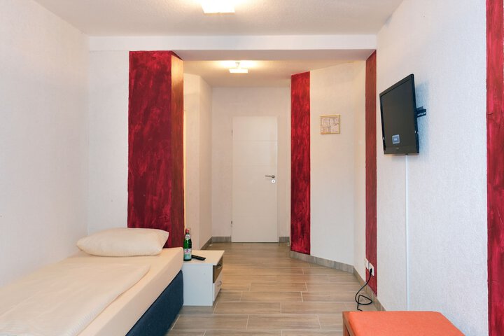 Room 10 of 41
