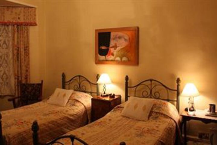 Room 9 of 15
