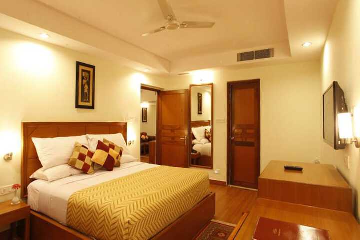 Room 14 of 30