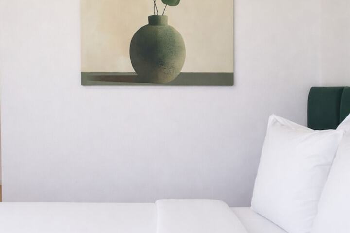 Room 37 of 61