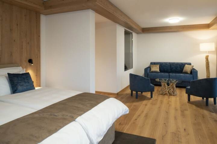 Room 2 of 57