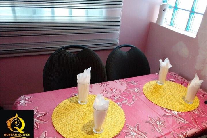 Dining 10 of 36