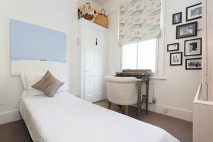 Room 21 of 25