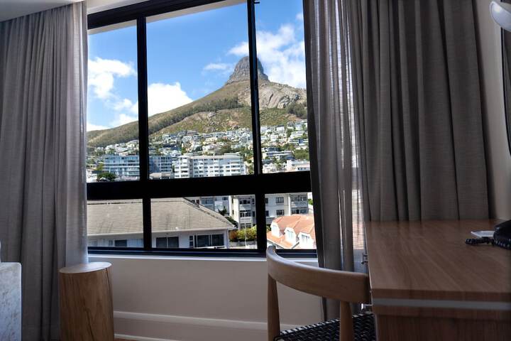 Room 105 of 204