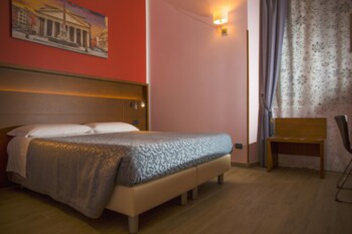 Room 28 of 37