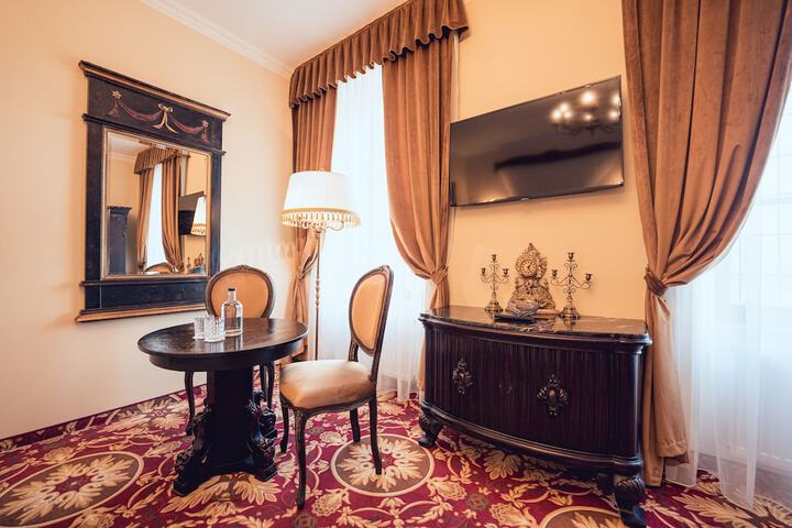 Room 36 of 90