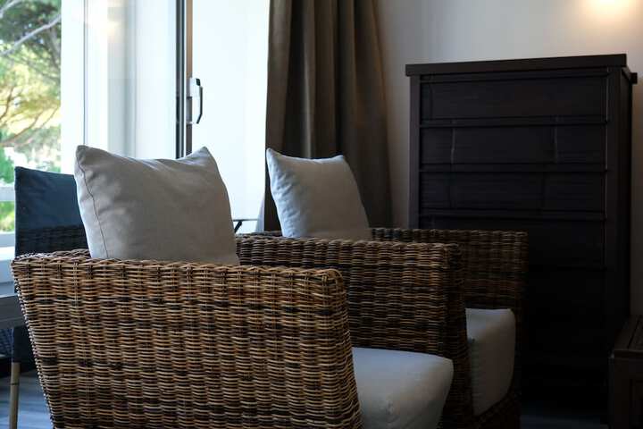 Room 27 of 141