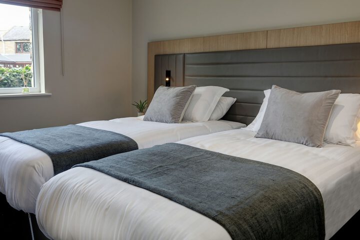 Room 3 of 43