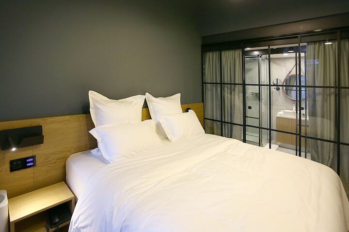 Room 55 of 131