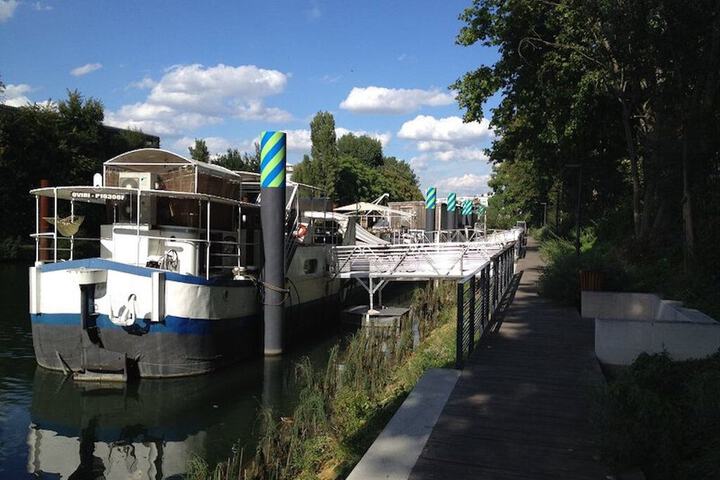 Boat For Guest in Issy-les-Moulineaux