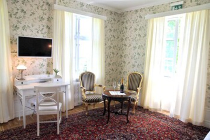 Room 21 of 27