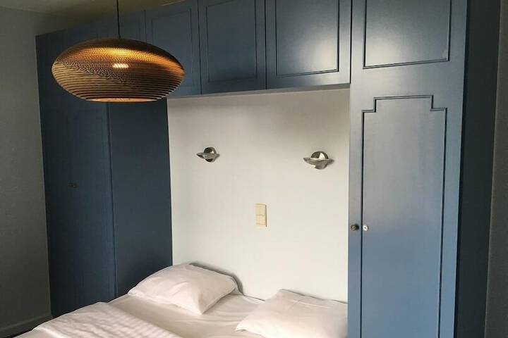 Room 9 of 36
