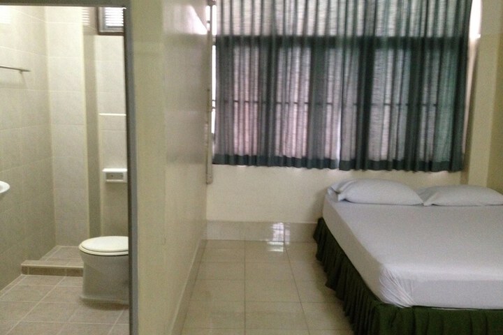Room 8 of 25