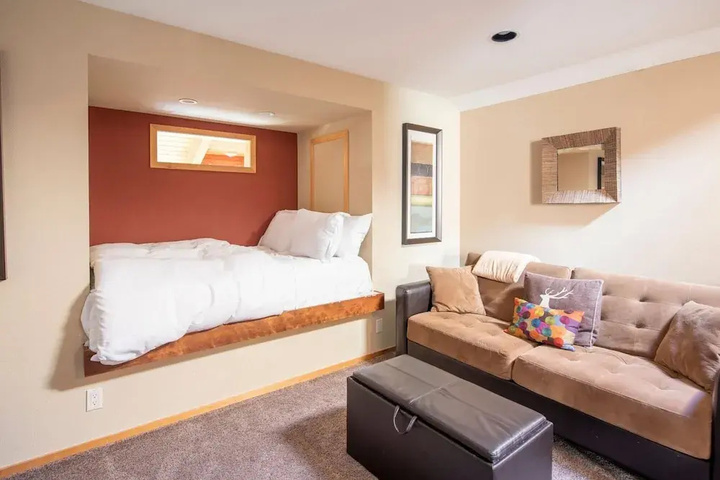 Room 5 of 23