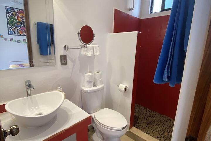 Room 205 of 402