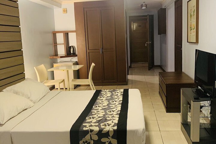Room 19 of 80