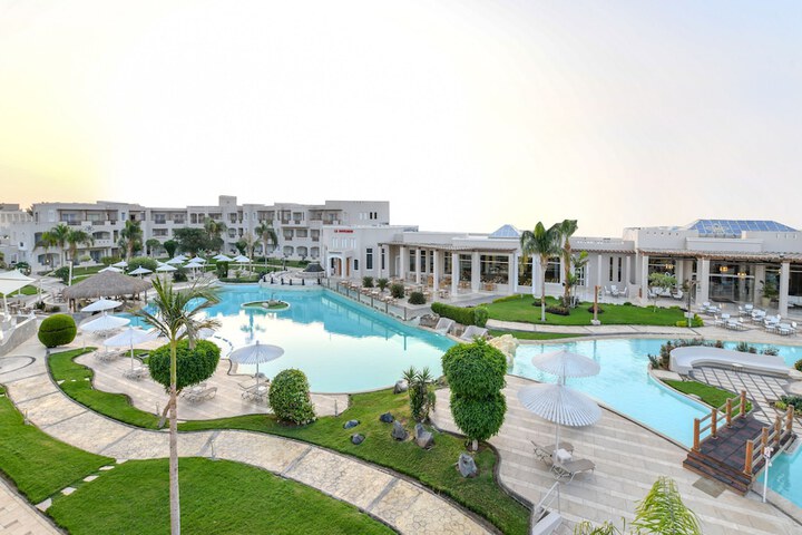 Pool 55 of 101