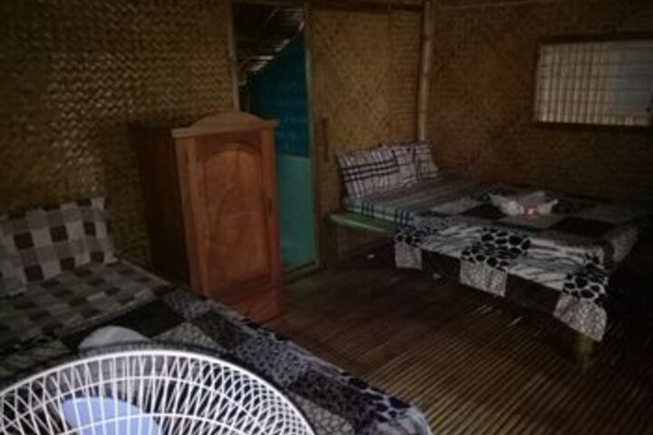 Room 10 of 18