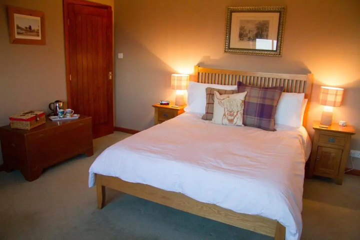 Room 2 of 8