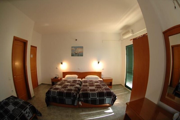Room 5 of 47