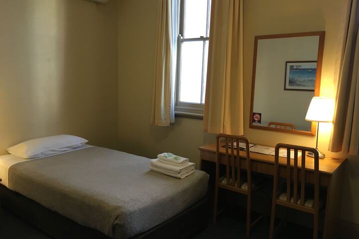 Room 12 of 73