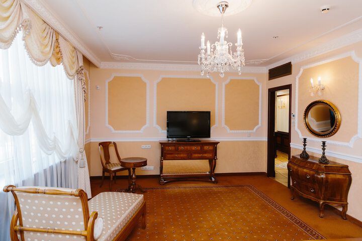 Room 10 of 117