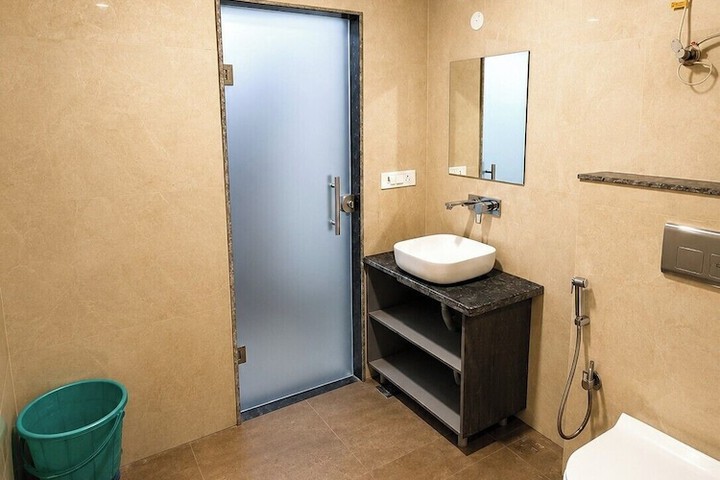 Room 35 of 43