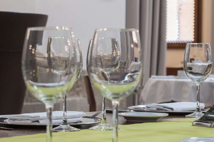 Dining 32 of 106