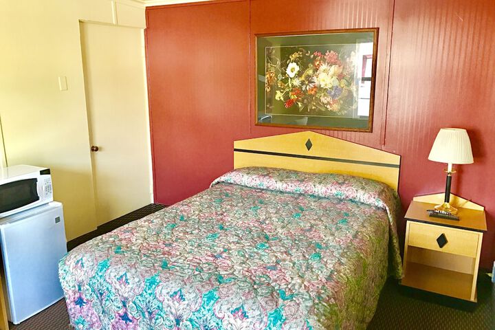Room 7 of 25