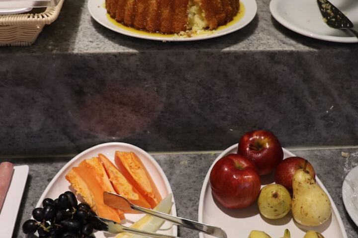 Dining 11 of 13