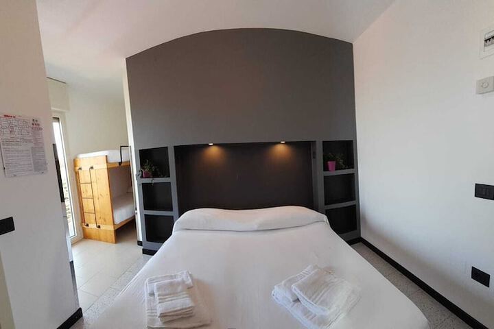 Room 25 of 61