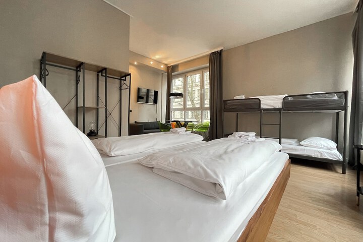 Room 35 of 93