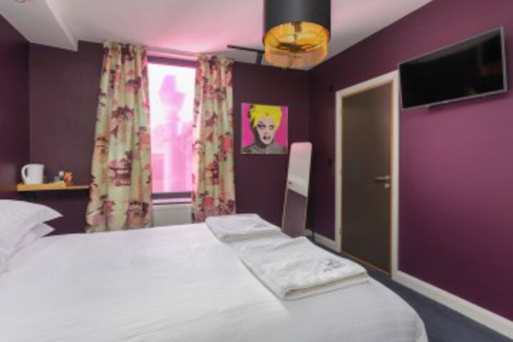Room 48 of 109