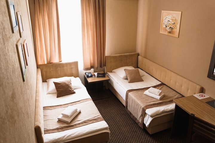 Room 12 of 111