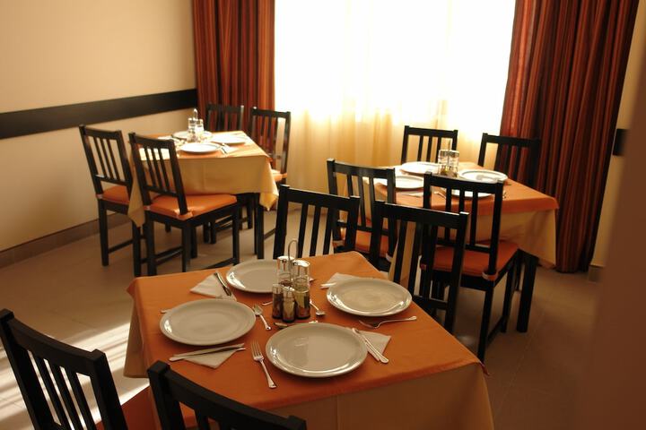 Dining 42 of 53