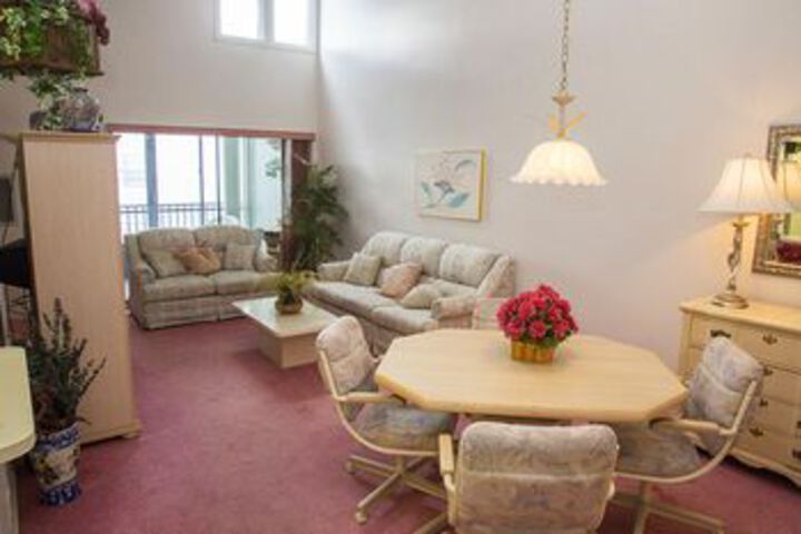 Room 10 of 14