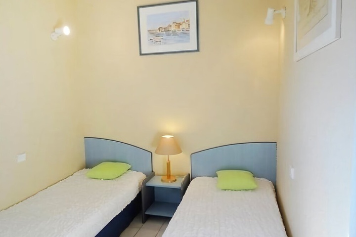 Room 2 of 21