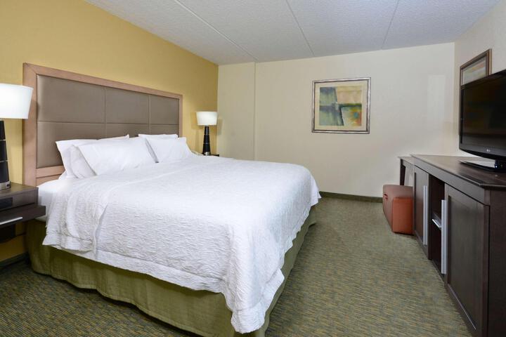 1 King Bed (23 of 29)