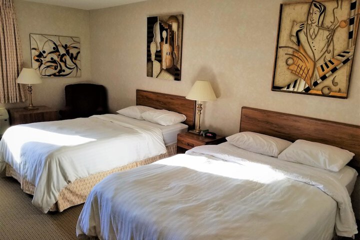 2 Double Beds (4 of 16)