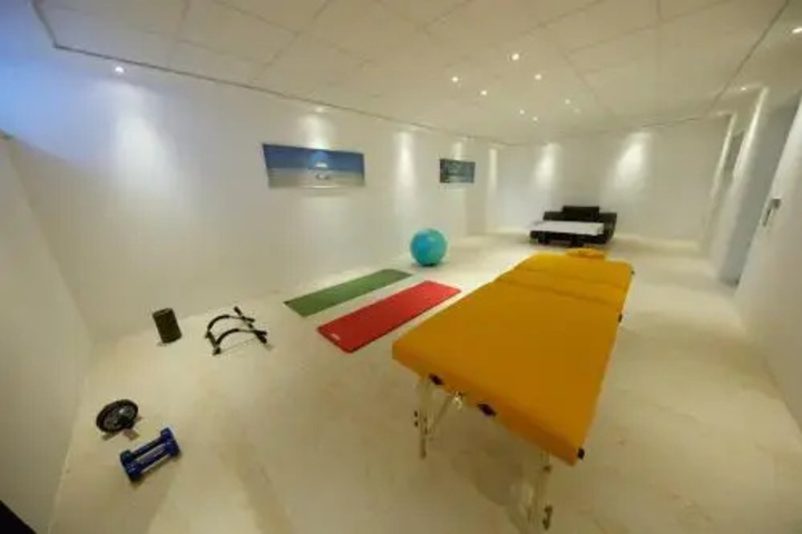 Room 8 of 13