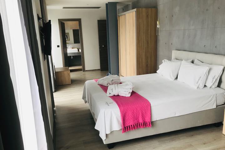 Room 5 of 40