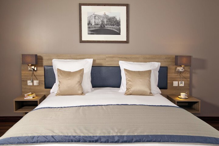 Room 2 of 24