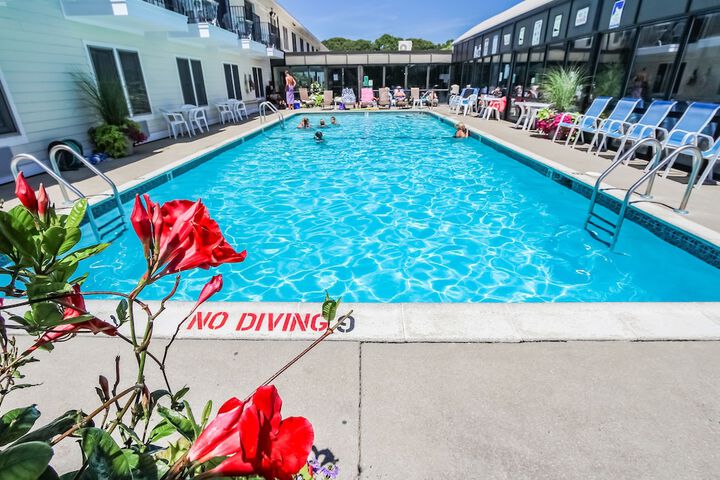 Hotel with Pool