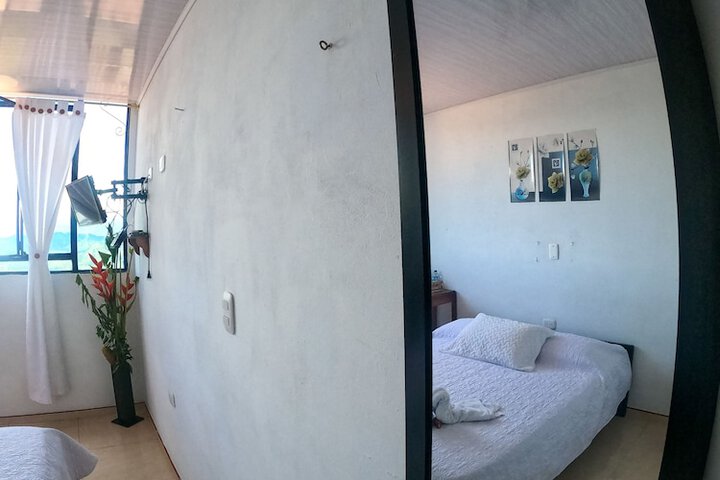 Room 14 of 18