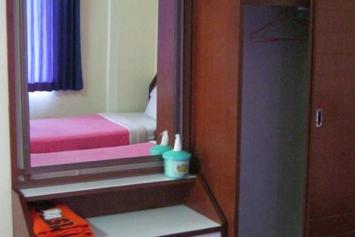 Room 20 of 34