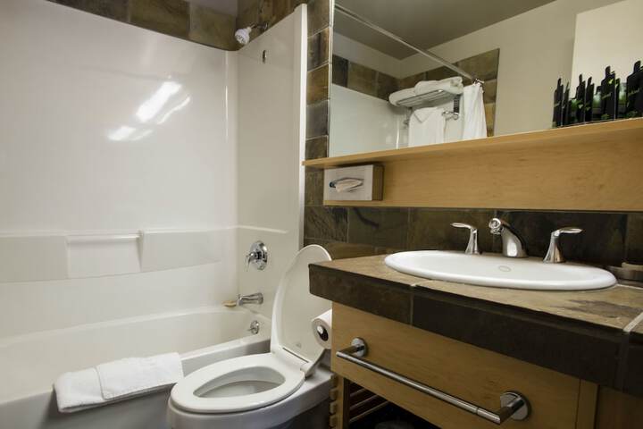 Room 42 of 105