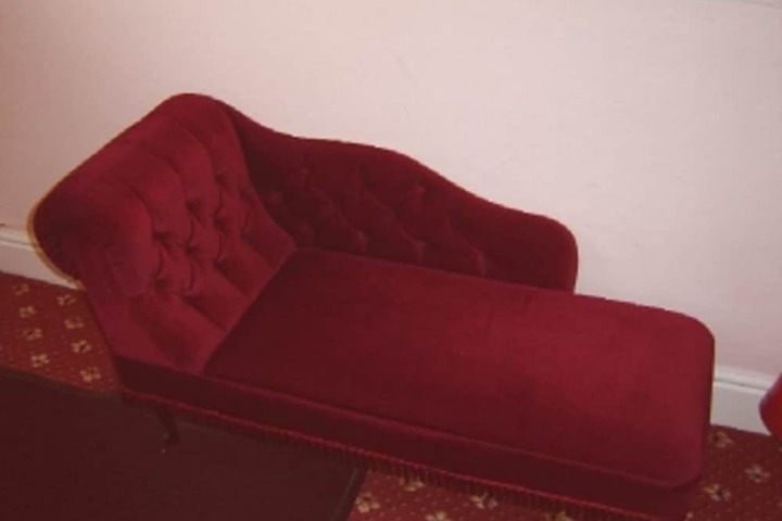 Room 6 of 12