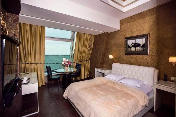Room 18 of 62