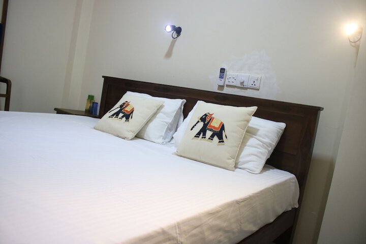 Room 3 of 48